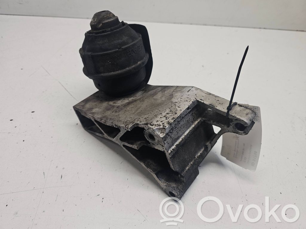 Volvo S60 Engine mount bracket 