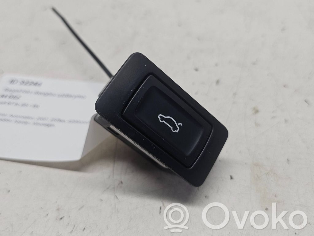 Audi Q7 4L Tailgate/boot open switch button 