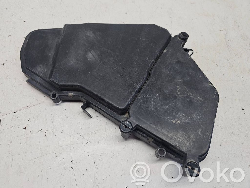 Audi Q7 4L Fuse box cover 