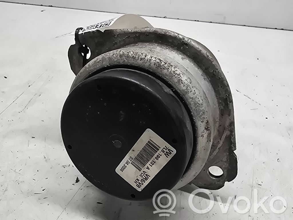 Engine mount bracket   7L6199131A