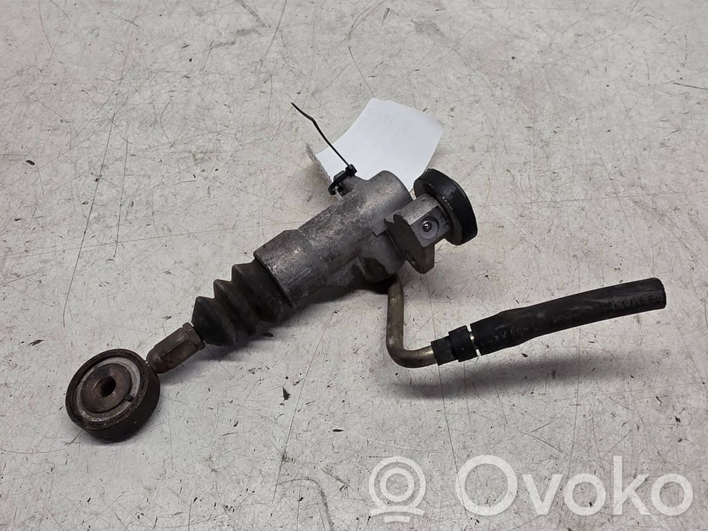 Audi A4 S4 B5 8D Kytkimen pääsylinteri 