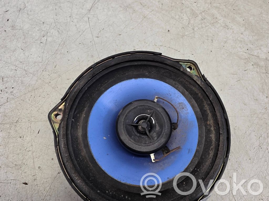 KIA Sorento Enceinte de porte arrière 