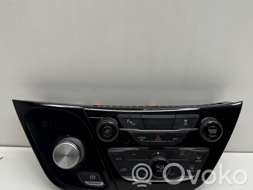 Chrysler Pacifica Climate control unit 