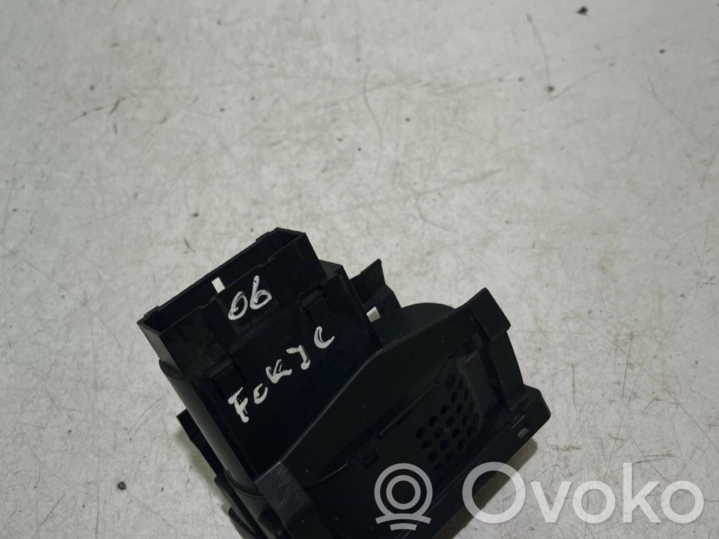 Ford Focus Citu veidu slēdži / pogas / pārslēdzēji 