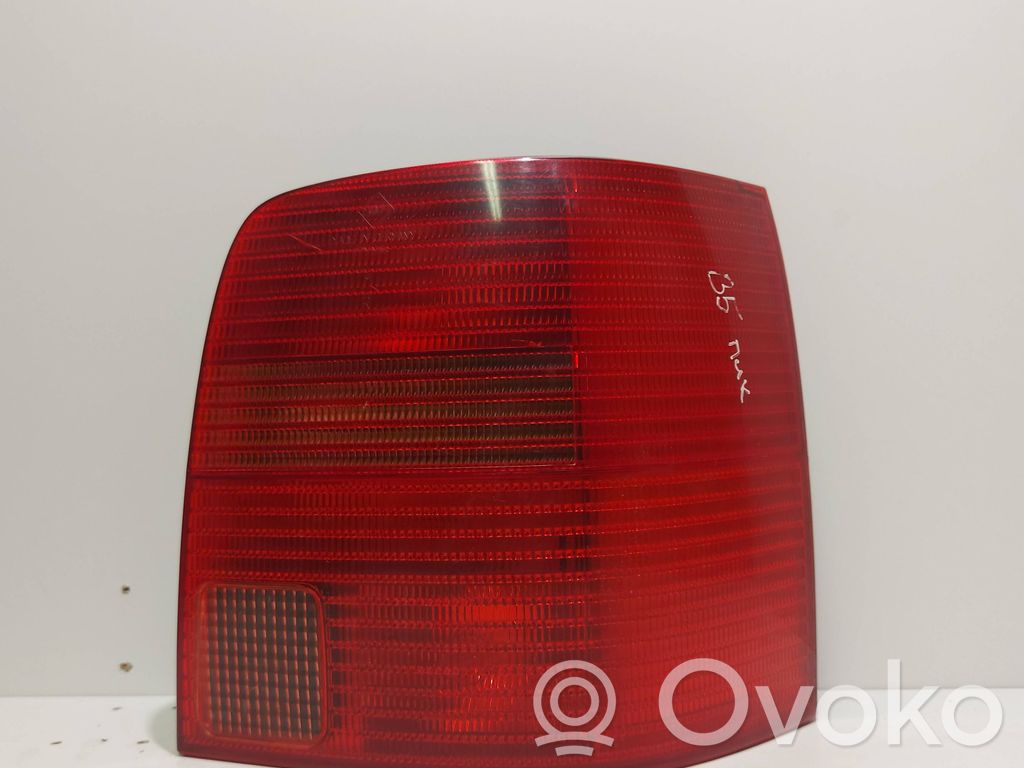 Volkswagen PASSAT B5 Lampa tylna 