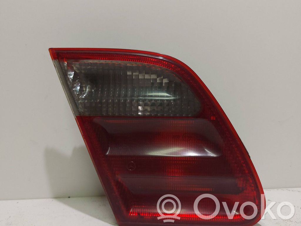 Mercedes-Benz C W203 Tailgate rear/tail lights 