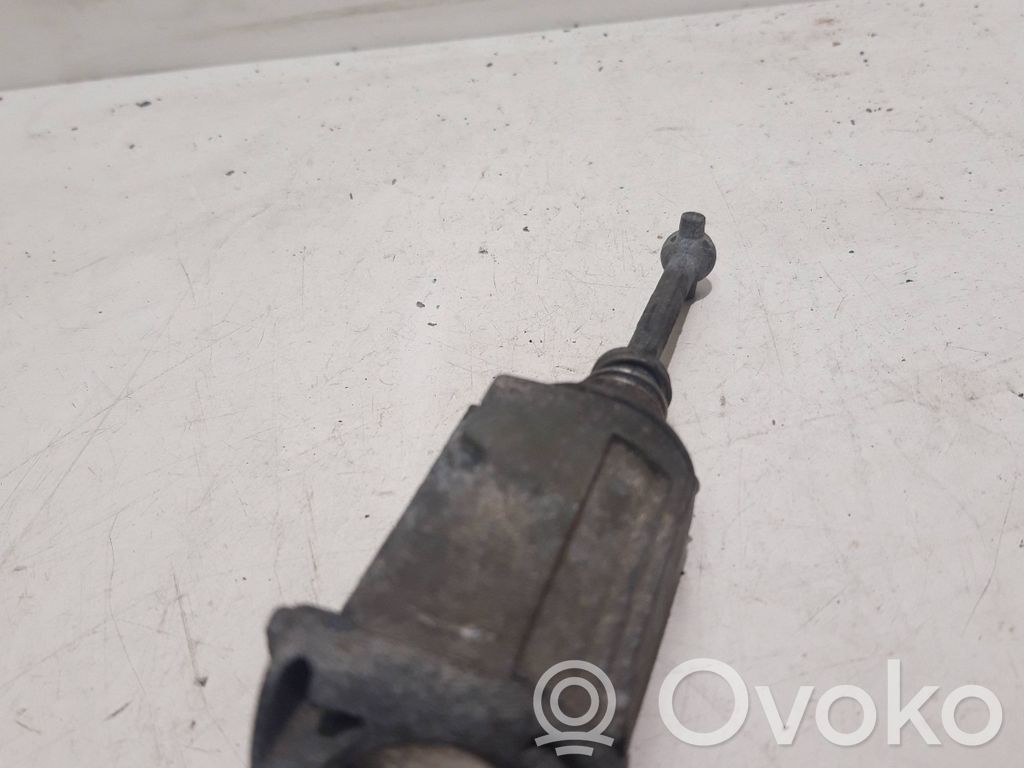Renault Laguna II Serratura portiera anteriore (vicino alla maniglia) 