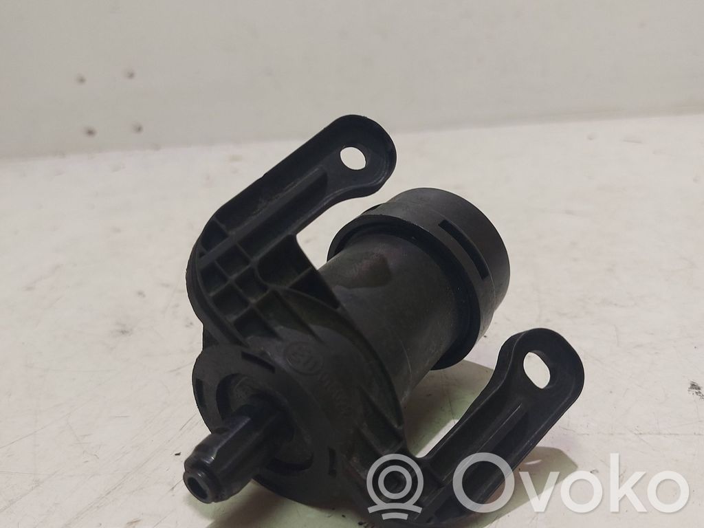 Volkswagen PASSAT B6 Headlight washer spray nozzle 