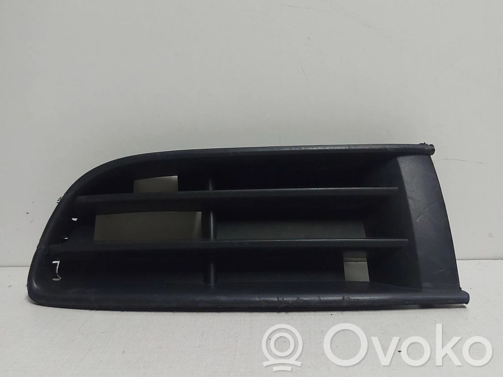 Volkswagen Polo Front bumper lower grill 