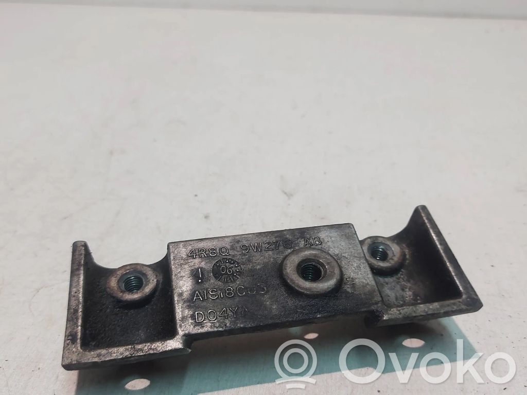 Peugeot 407 Engine mounting bracket 