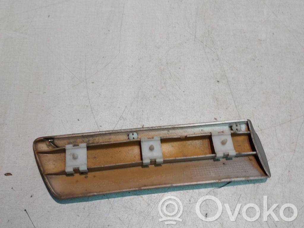 Mercedes-Benz E W210 Rivestimento parafango (modanatura) 