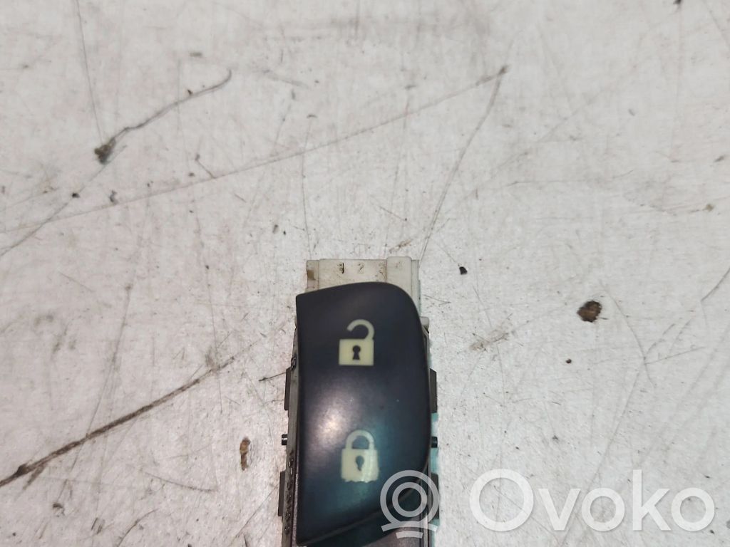 Central locking switch button   12786136
