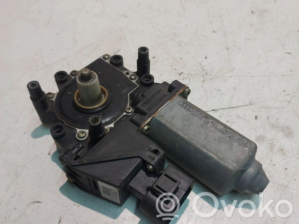 Audi A6 S6 C5 4B Front door window regulator motor 