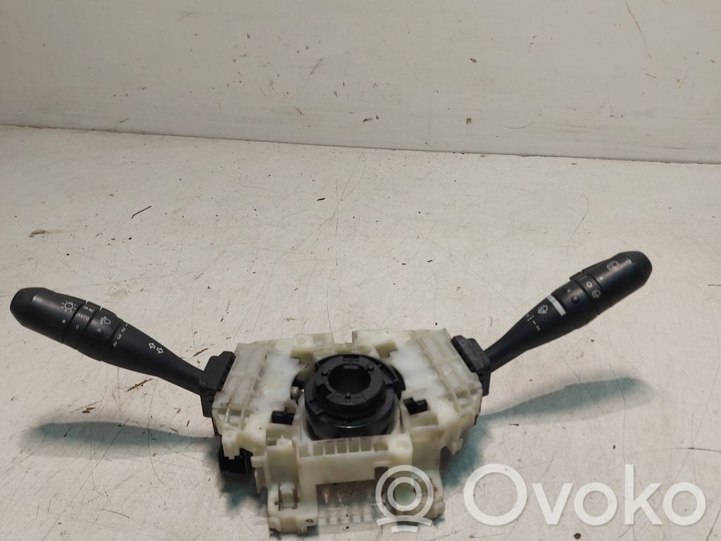 Mitsubishi Colt Interruptor/palanca de limpiador de luz de giro 