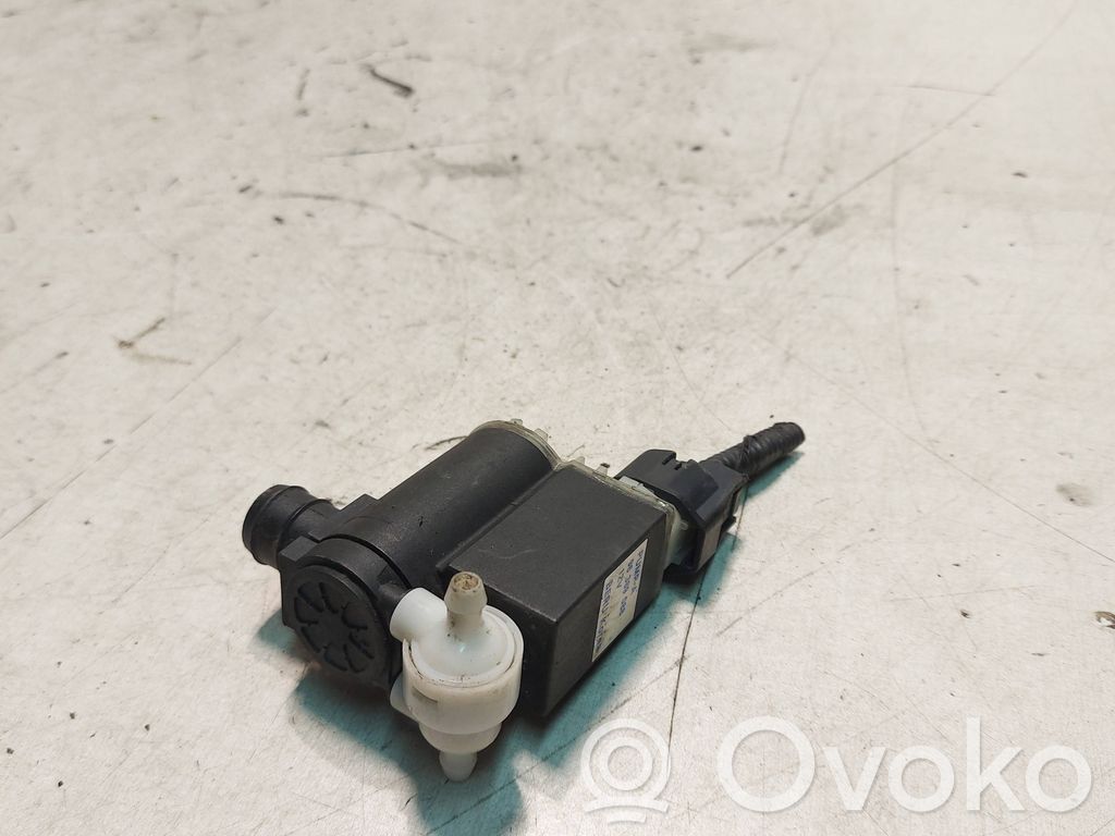 Chevrolet Captiva Pompa spryskiwacza szyby przedniej / czołowej 