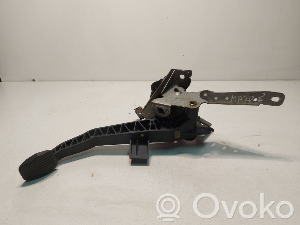 Mazda 3 I Pedal de embrague 