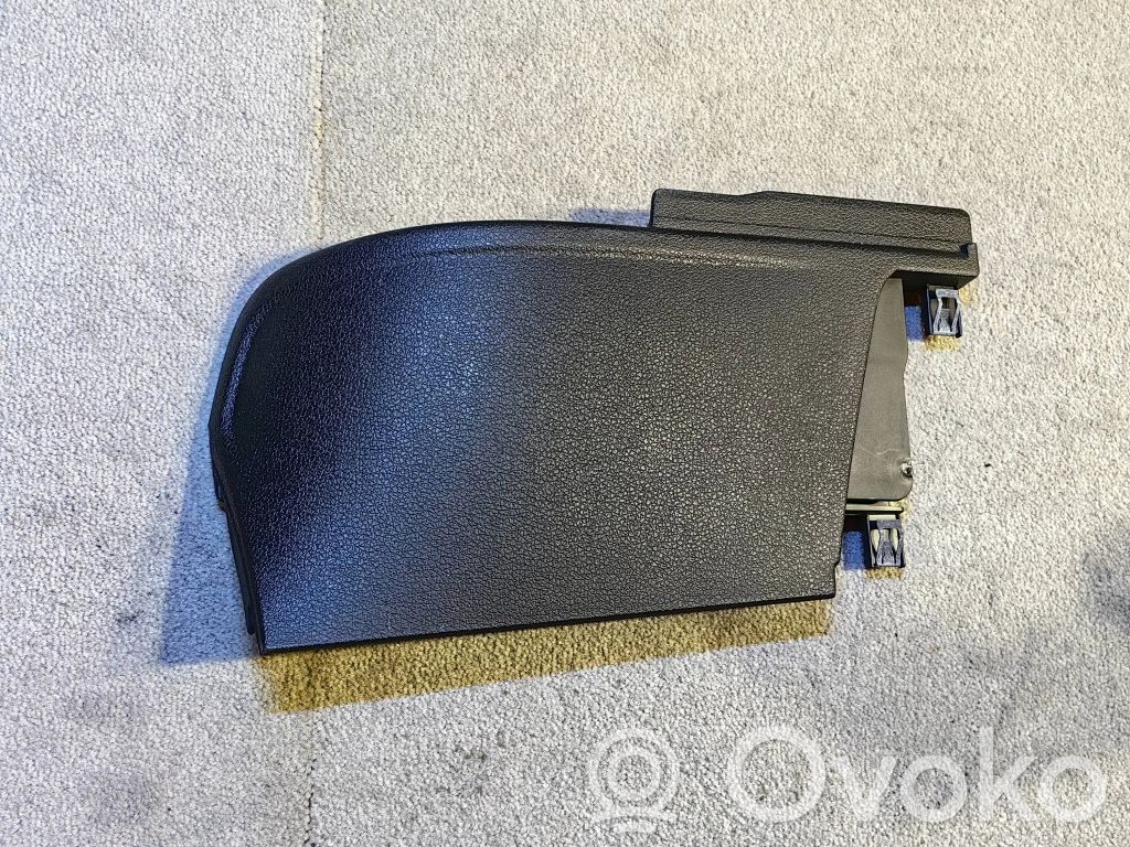 Audi Q3 8U Osłona dolna słupka / D 