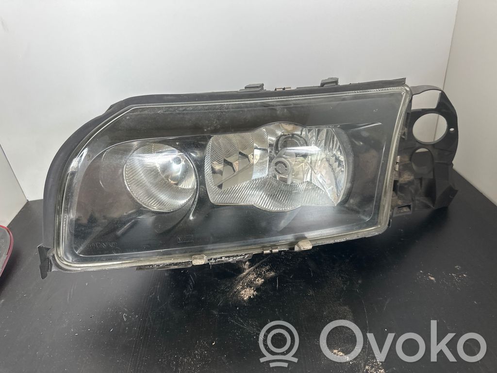 Phare frontale   30716978,89900214,06W2506072005