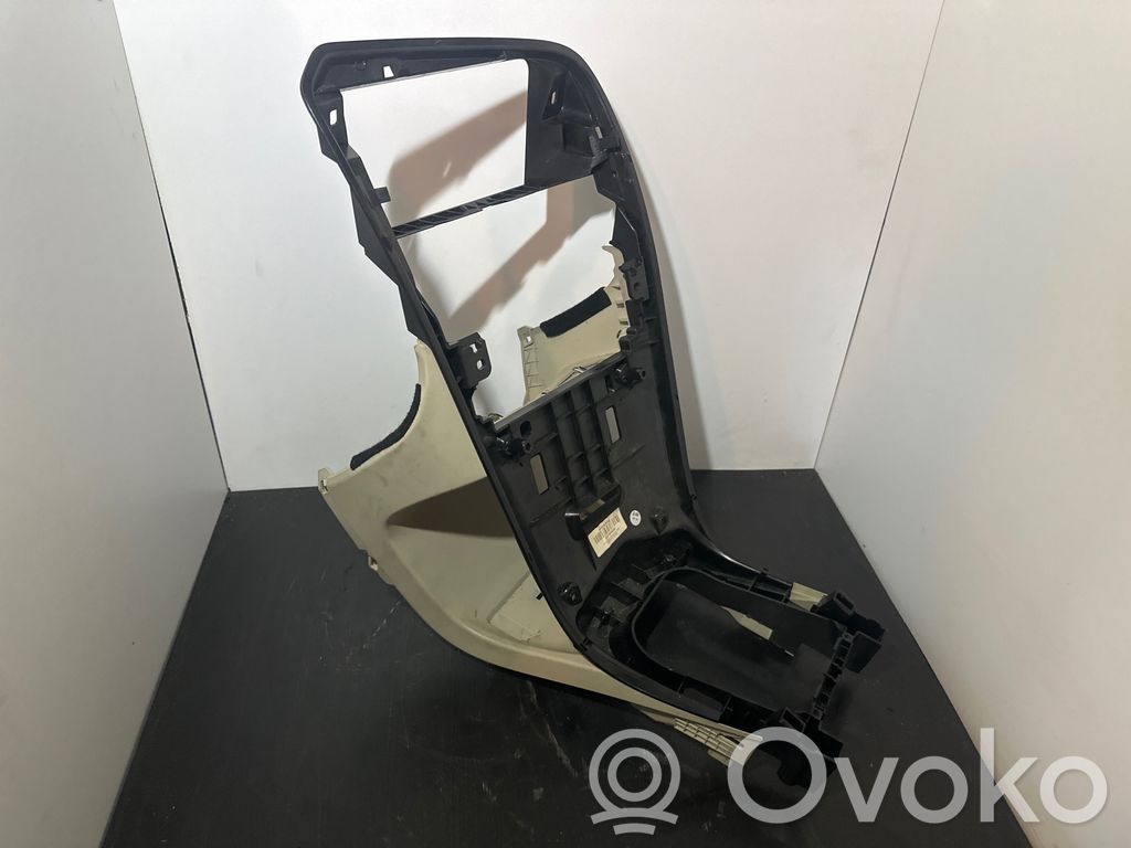 Volvo XC60 Revestimiento central del tablero 