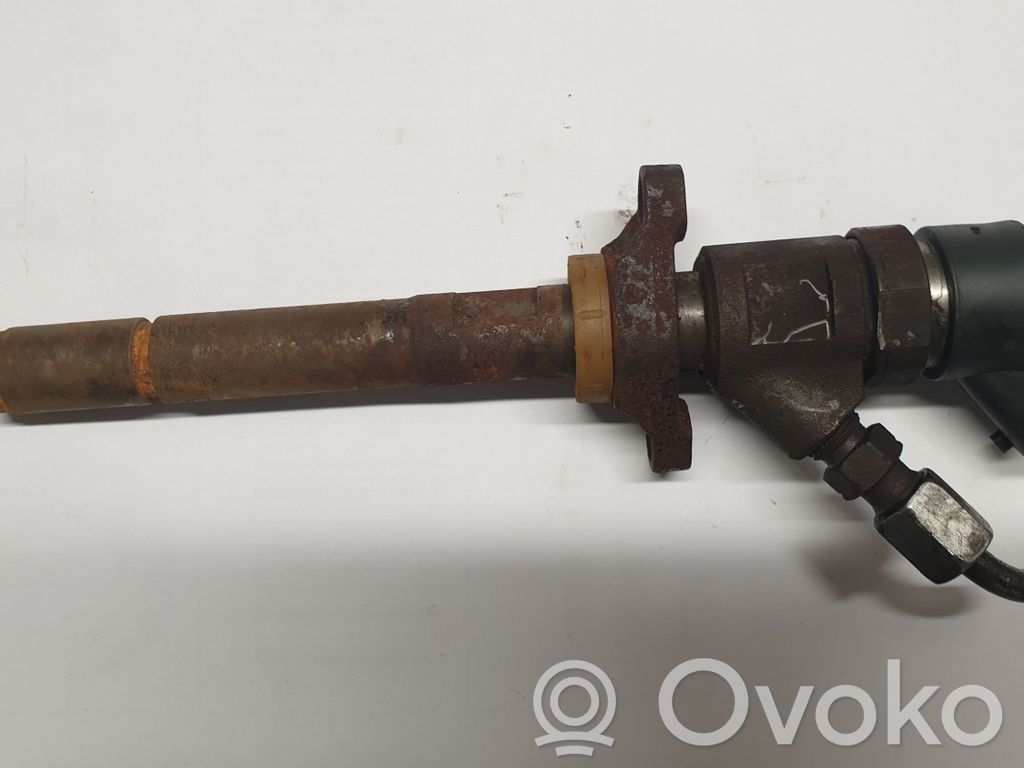 Fuel injector   B445117859