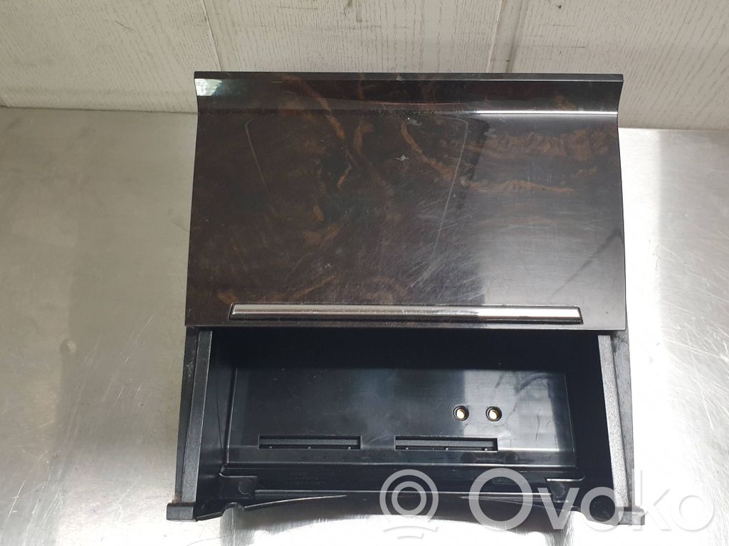 Skoda Octavia Mk3 (5E) Glove box 