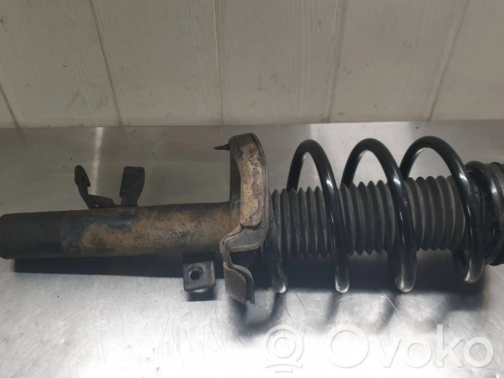 Ford Focus Front shock absorber with coil spring 