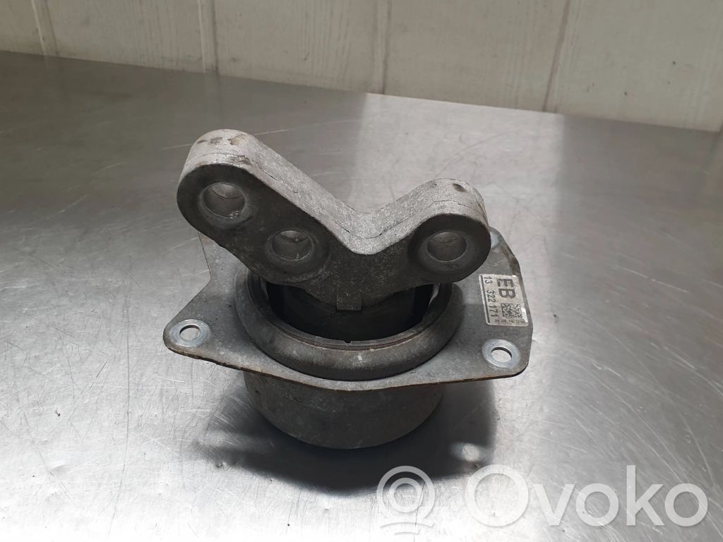 Opel Insignia A Engine mount bracket 