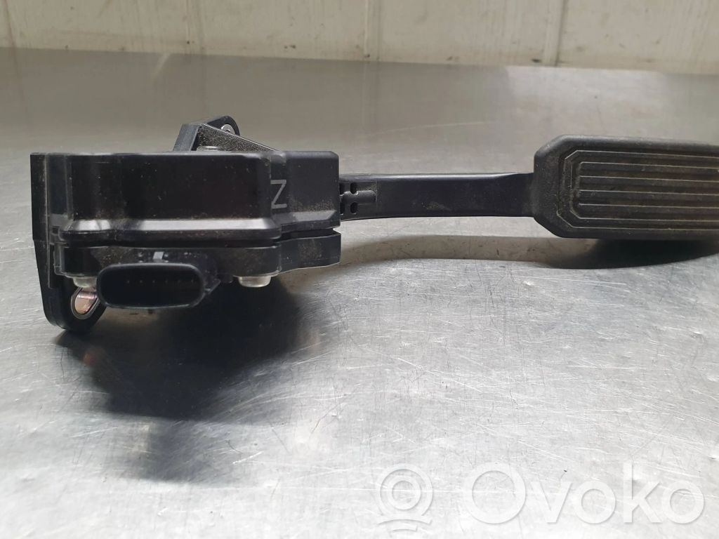 Toyota Prius (XW30) Kaasupoljin 