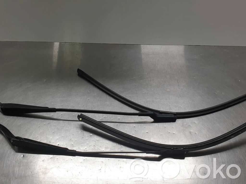 Ford Galaxy Front wiper blade arm 