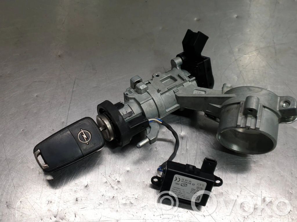 Opel Insignia A Ignition lock 