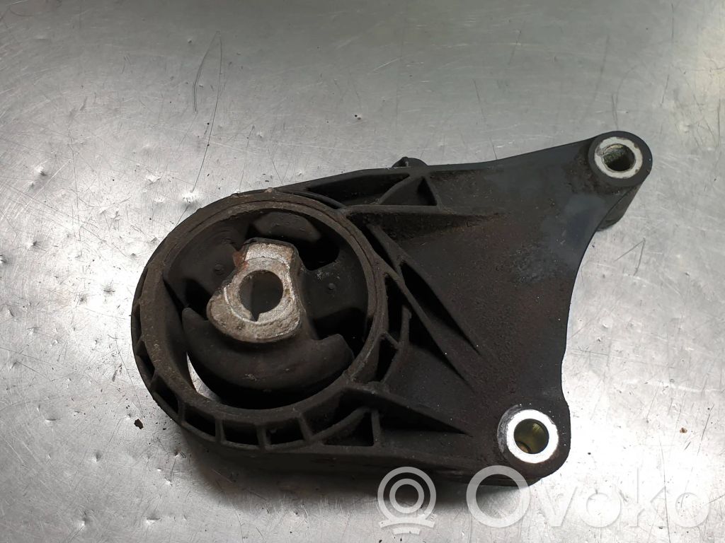 Opel Insignia A Engine mount bracket 