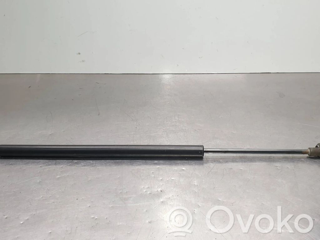 Mazda CX-3 Tailgate/trunk strut/damper 