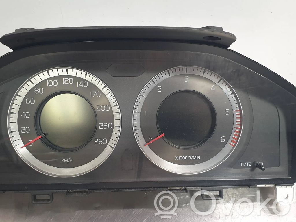 Volvo V70 Speedometer (instrument cluster) 