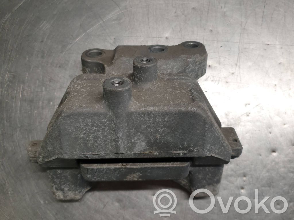 Mitsubishi Outlander Engine mount bracket 