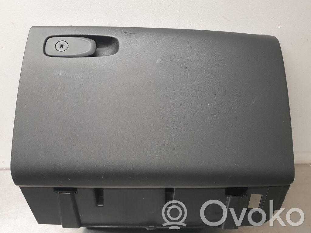 Volvo V40 Daiktadėžė 