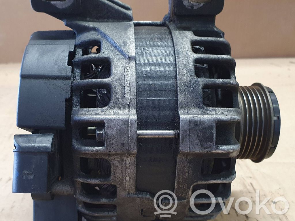 Volvo V40 Ģenerators 