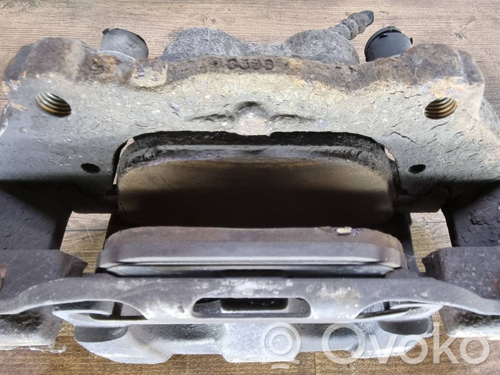 Volvo XC60 Front brake caliper 