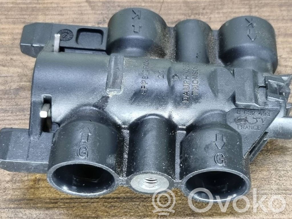 BMW 2 F45 Termostat / Obudowa termostatu 