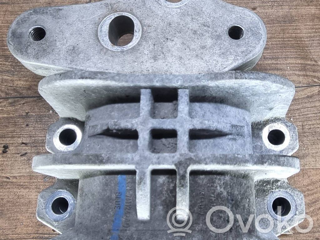 Ford Transit Engine mount bracket 