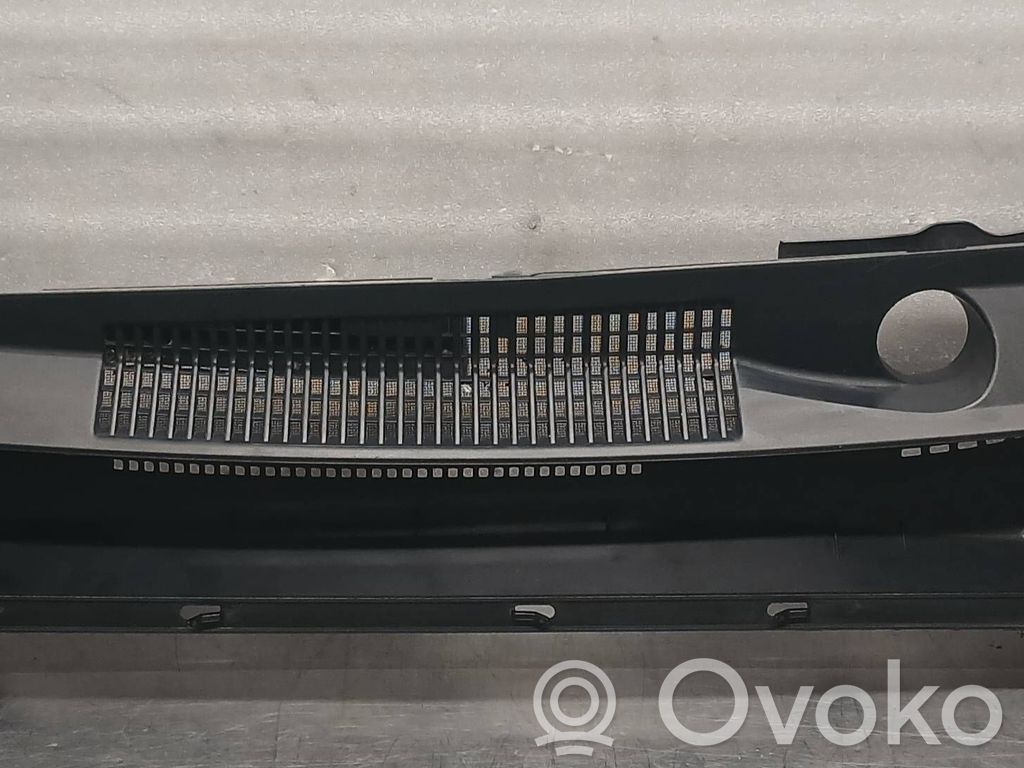 Toyota Corolla E210 E21 Valytuvų apdaila (-os) 