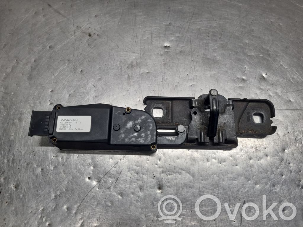 Audi A4 S4 B8 8K Siłownik elektryczny podnoszenia klapy tylnej / bagażnika 