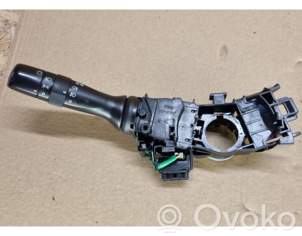 Toyota Yaris Interruptor de luz 