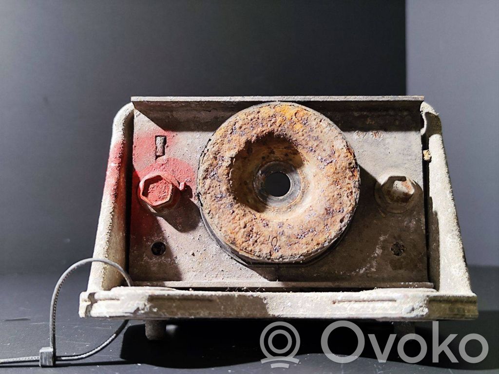 Opel Movano A Engine mounting bracket 
