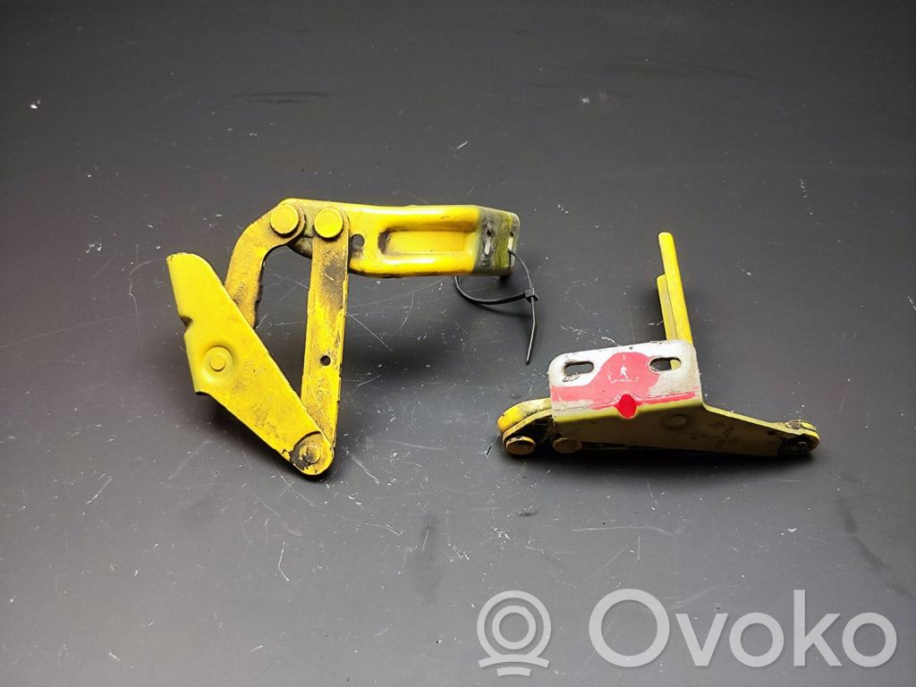 Renault Master II Dzinēja pārsega eņģe (-es) 