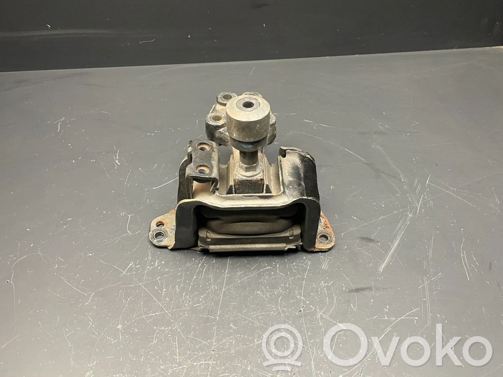 Peugeot 407 Engine mount bracket 