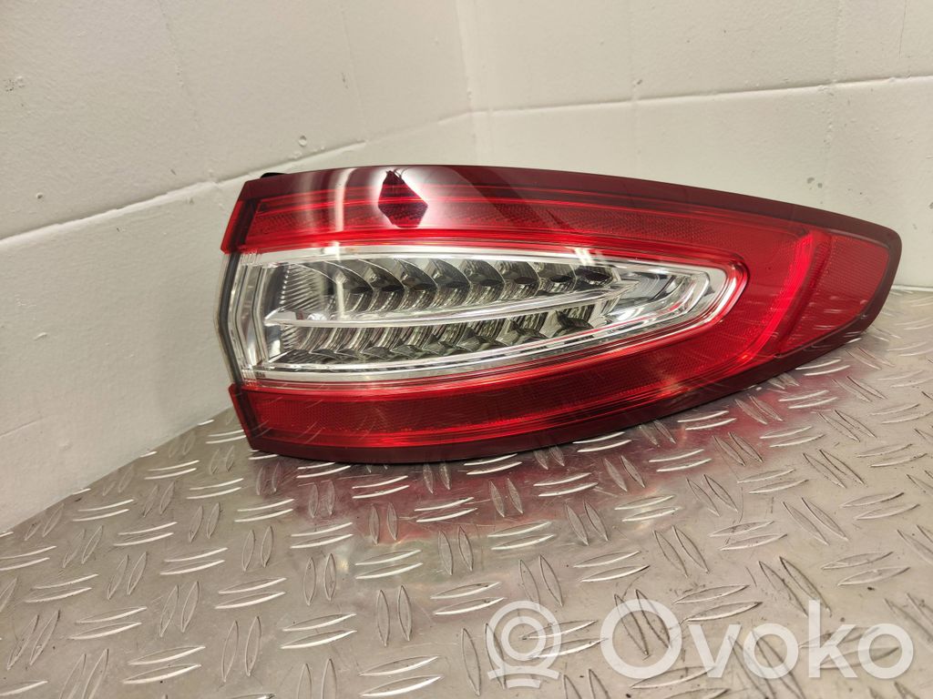 Ford Mondeo MK V Lampa tylna 
