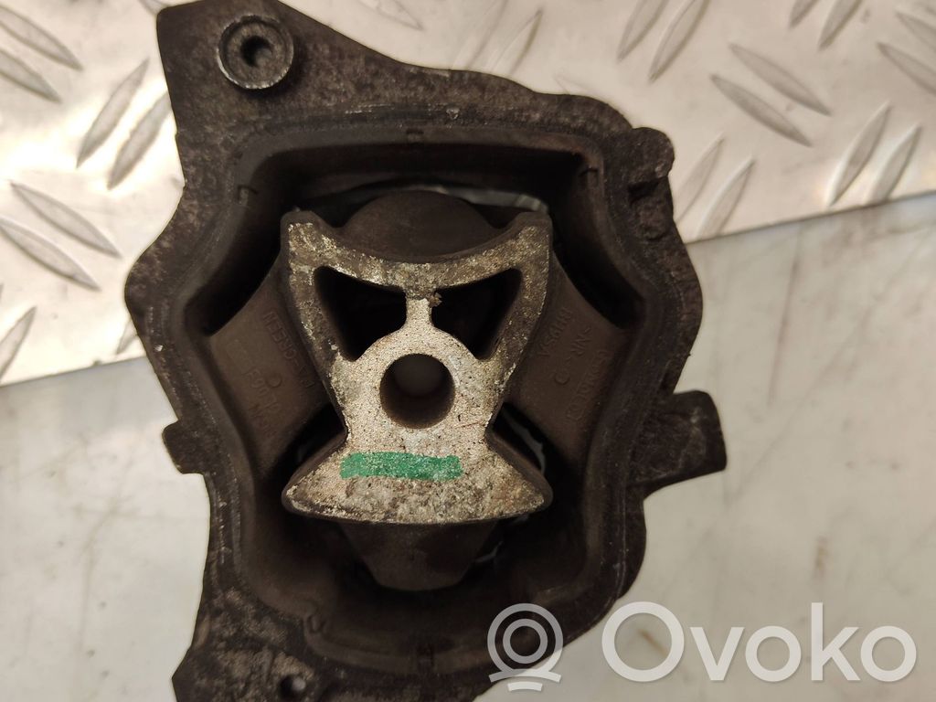 Volvo V60 Engine mount bracket 