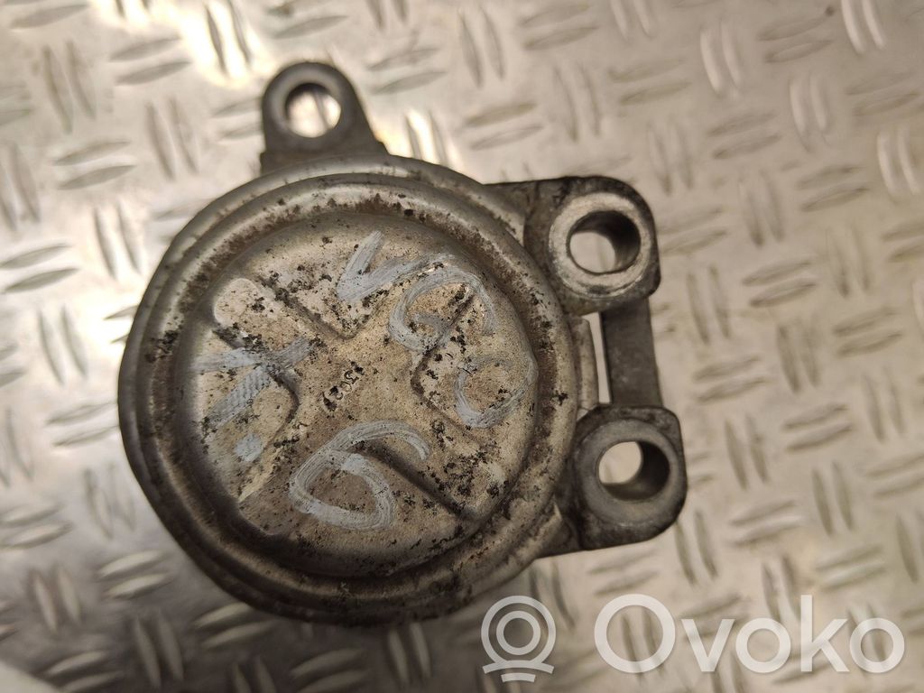 Volvo V60 Engine mount bracket 