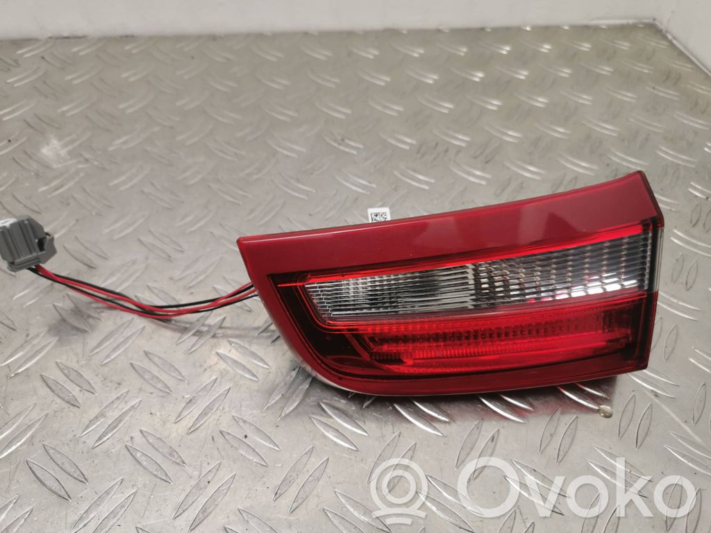 Volvo S60 Lampy tylnej klapy bagażnika 