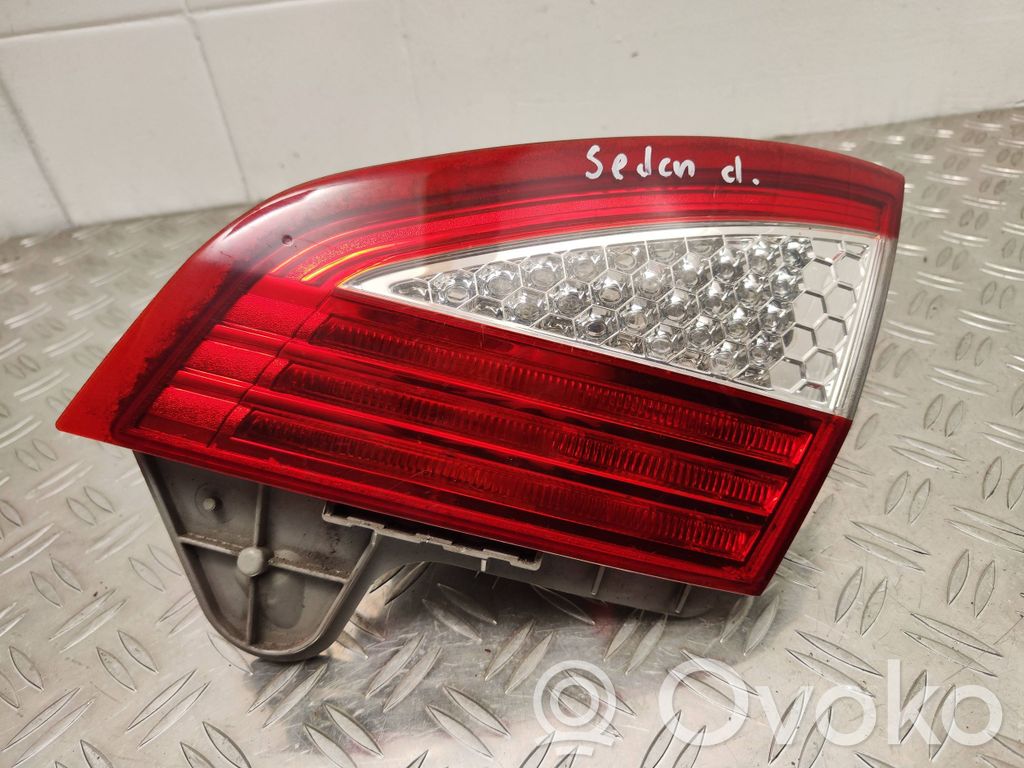 Ford Mondeo MK IV Lampy tylnej klapy bagażnika 